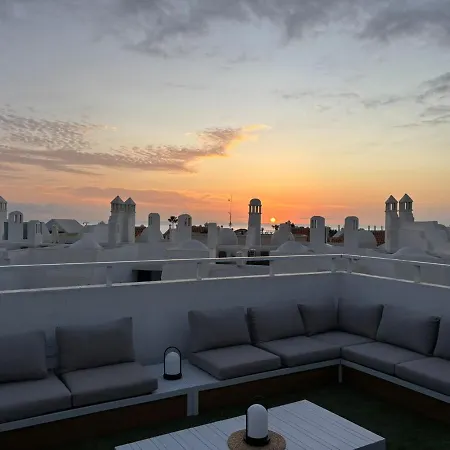 Exclusive Penthouse Апартаменты Адехе