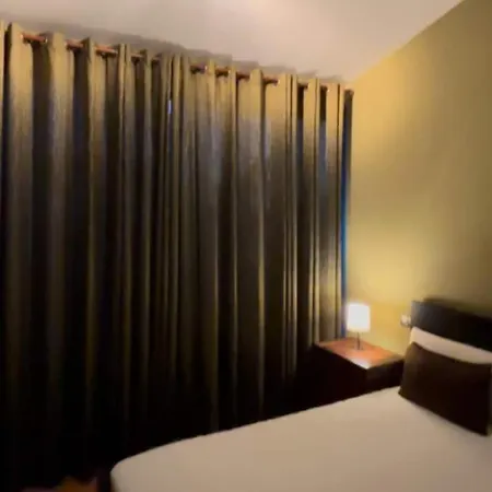 アパート Exclusive Penthouse アデヘ